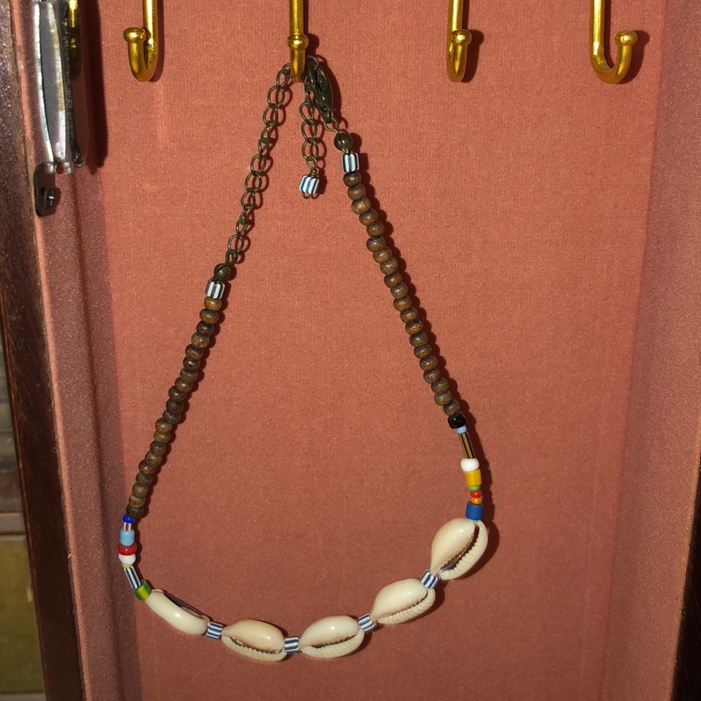 90s shell necklace
